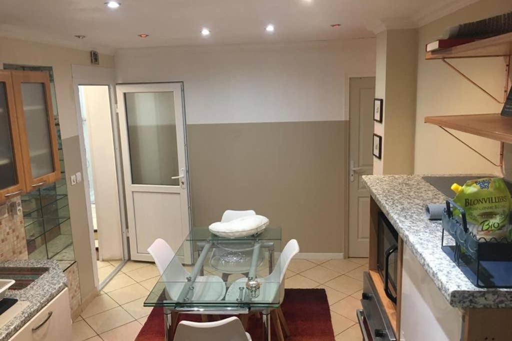 Irigny: Maison Calme A 10 Minutes De Lyon Apartment *